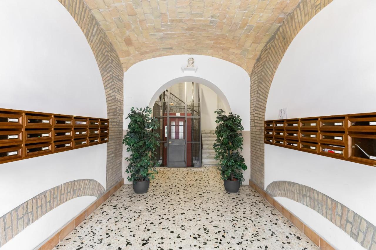 Apartment Vatican Santa Maura 49 Rom